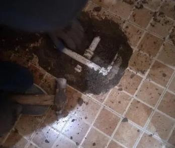 建昌卫生间漏水维修公司为您分享下卫生间渗水如何处理及注意事项